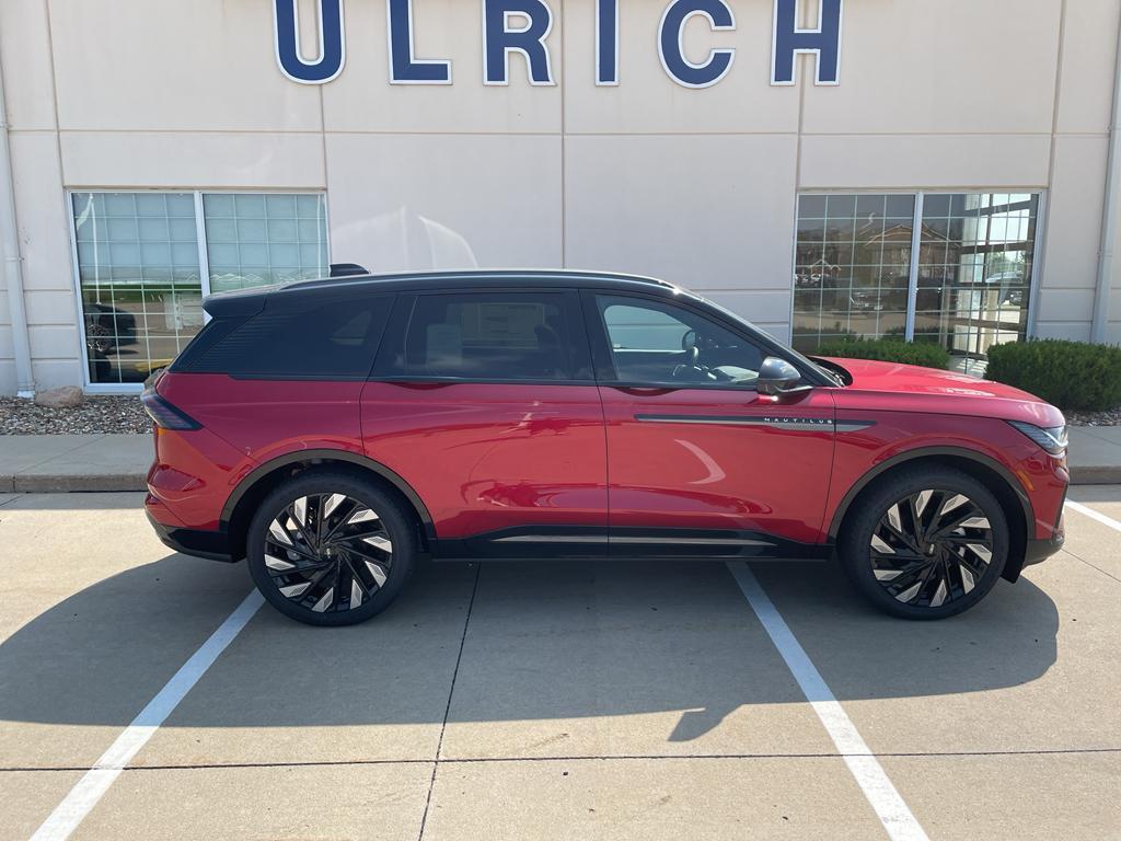 new 2025 Lincoln Nautilus car, priced at $65,655