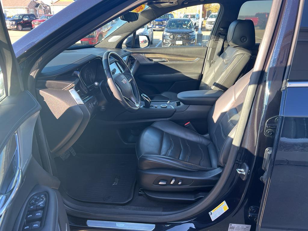 used 2021 Cadillac XT6 car, priced at $34,896