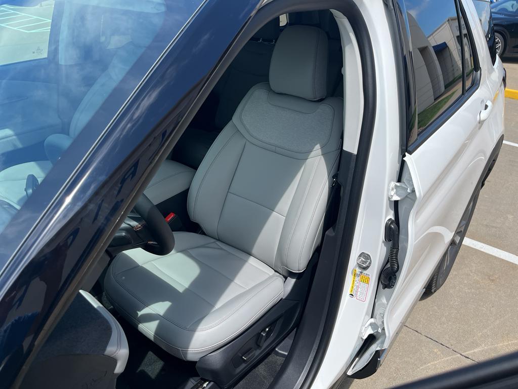 new 2025 Ford Explorer car, priced at $50,530