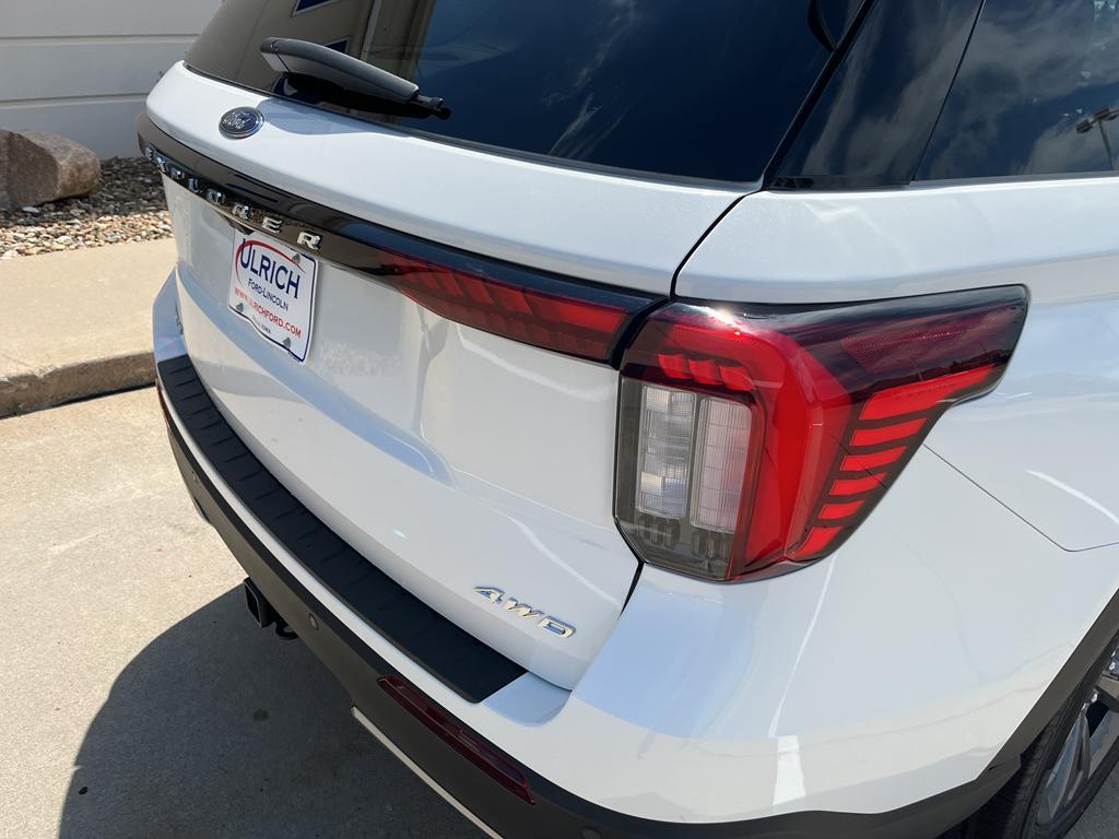 new 2025 Ford Explorer car, priced at $47,692