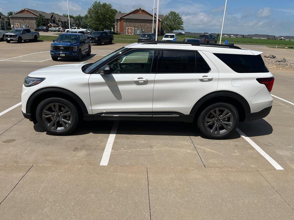new 2025 Ford Explorer car, priced at $47,692