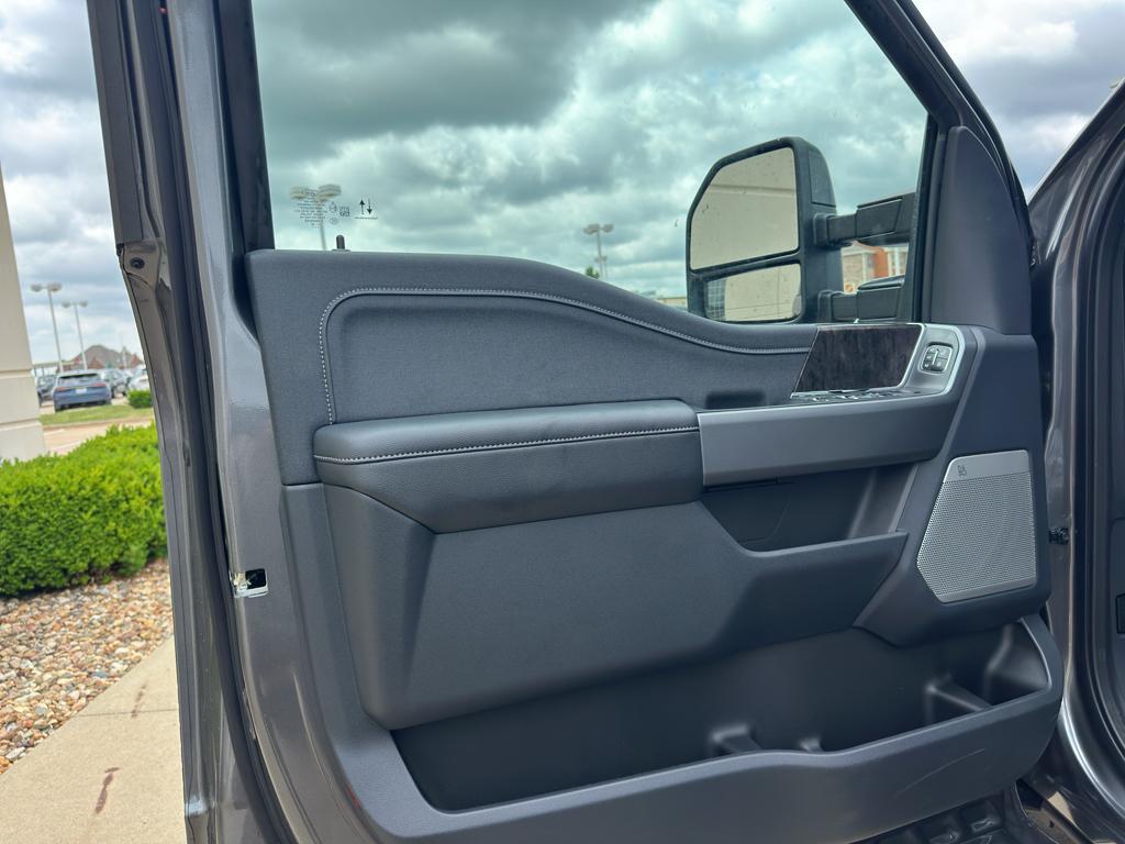 new 2025 Ford F-250 car, priced at $85,280