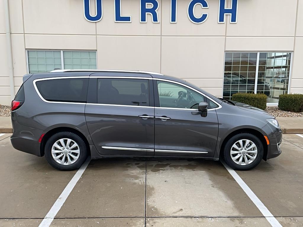 used 2019 Chrysler Pacifica car, priced at $24,450