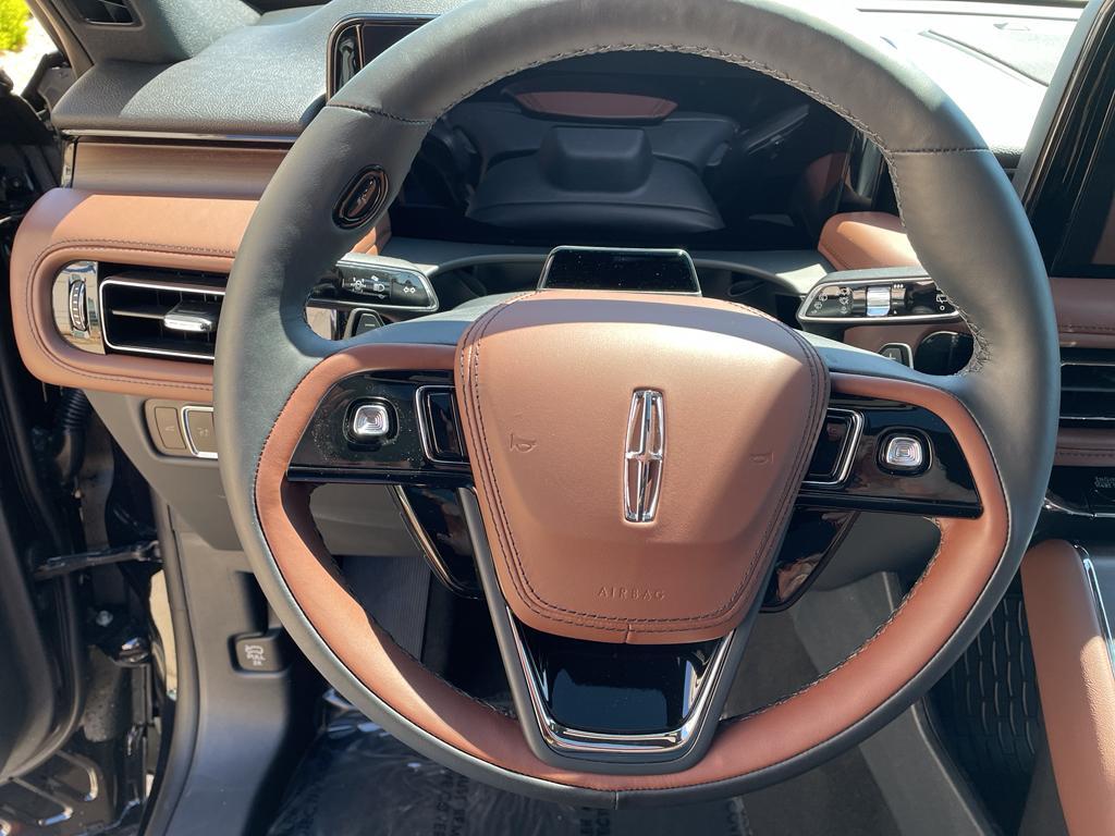 new 2025 Lincoln Aviator car, priced at $67,261