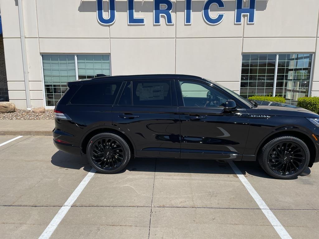new 2025 Lincoln Aviator car, priced at $67,261