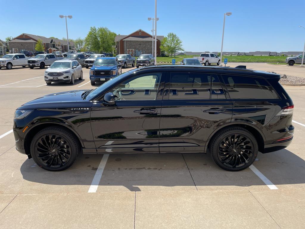 new 2025 Lincoln Aviator car, priced at $67,261