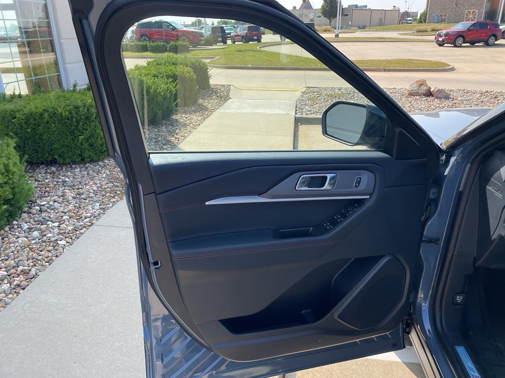 new 2025 Ford Explorer car, priced at $49,865
