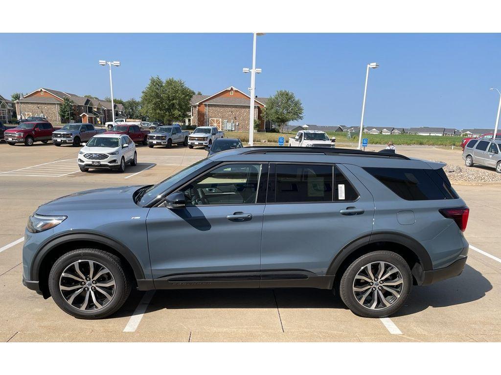 new 2025 Ford Explorer car, priced at $49,865