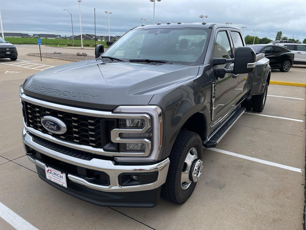 new 2025 Ford F-350 car, priced at $81,925