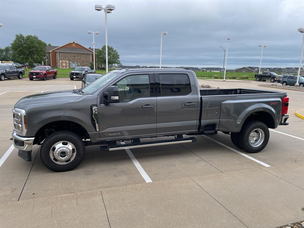 new 2025 Ford F-350 car, priced at $81,925
