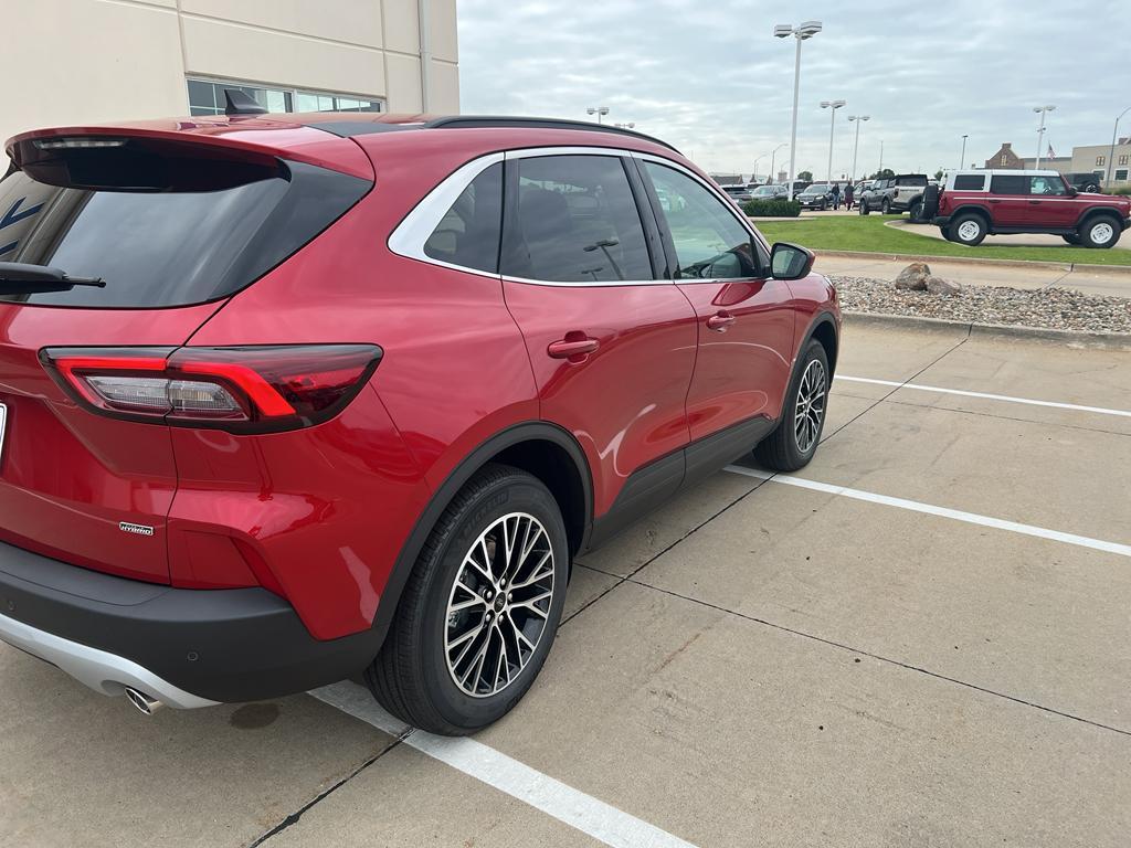 new 2025 Ford Escape car, priced at $38,799