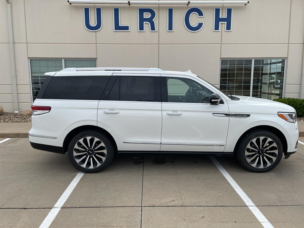 used 2022 Lincoln Navigator car, priced at $65,650