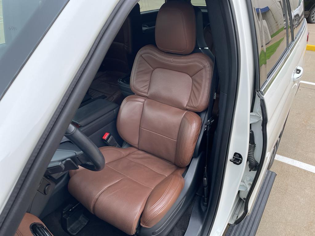 used 2022 Lincoln Navigator car, priced at $65,650