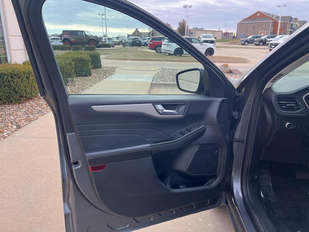 used 2022 Ford Escape car, priced at $24,925