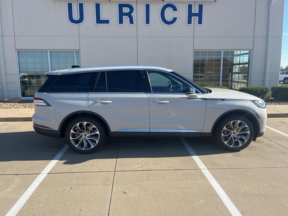 new 2025 Lincoln Aviator car, priced at $73,325