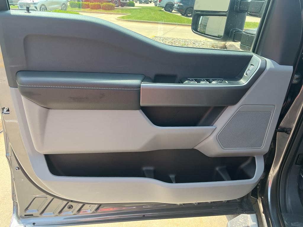 new 2025 Ford F-350 car, priced at $61,870
