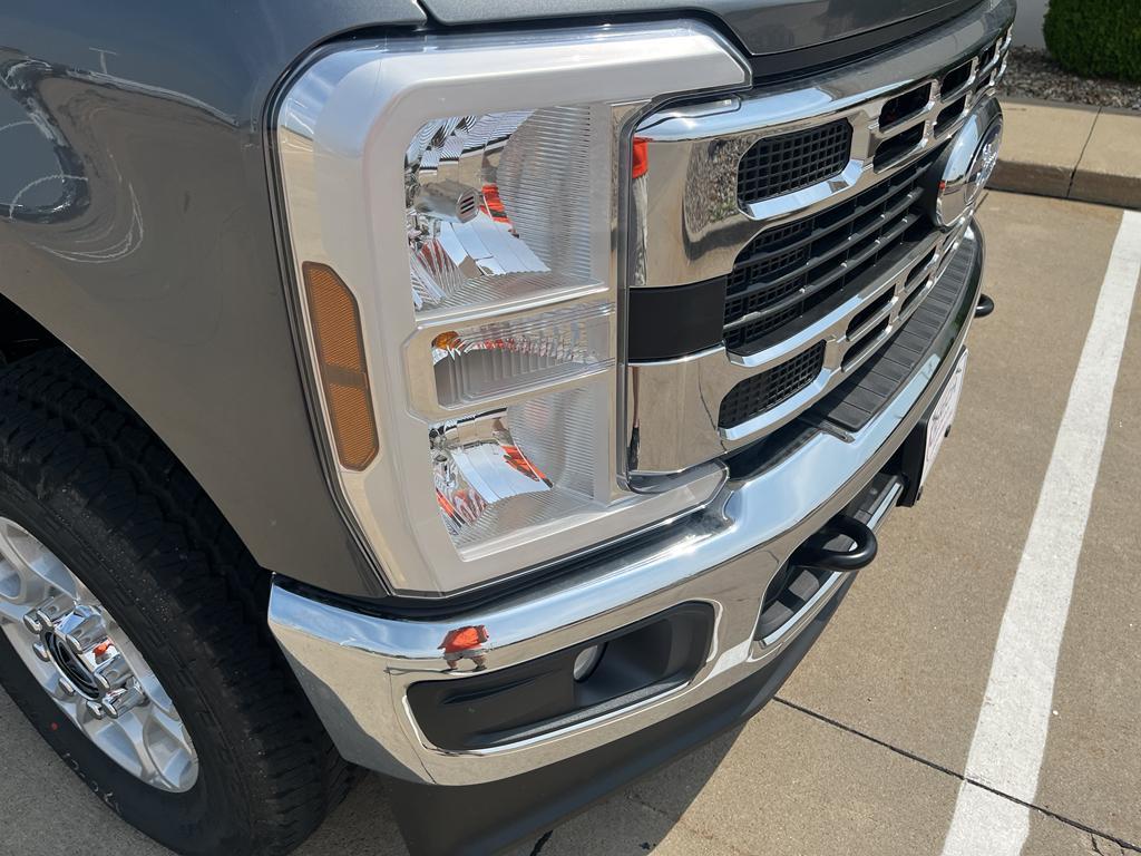 new 2025 Ford F-350 car, priced at $61,870