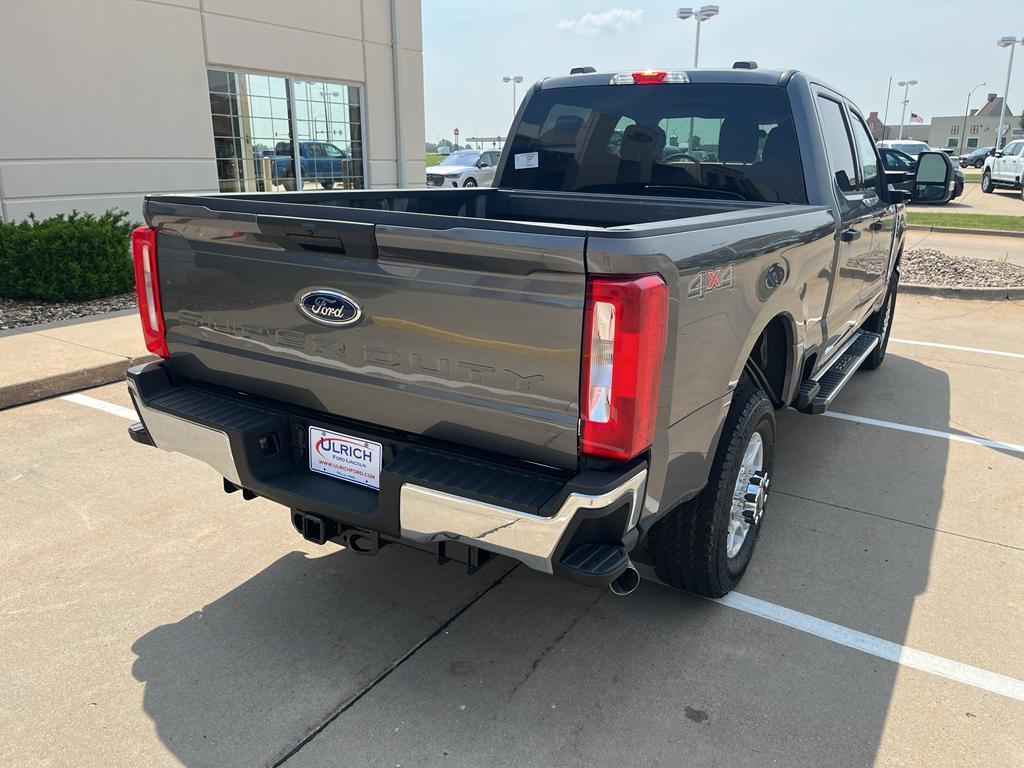 new 2025 Ford F-350 car, priced at $61,870