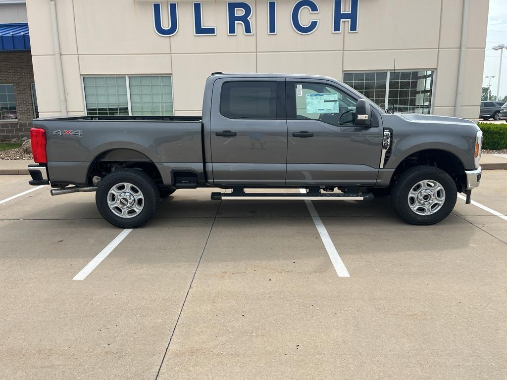 new 2025 Ford F-350 car, priced at $61,870