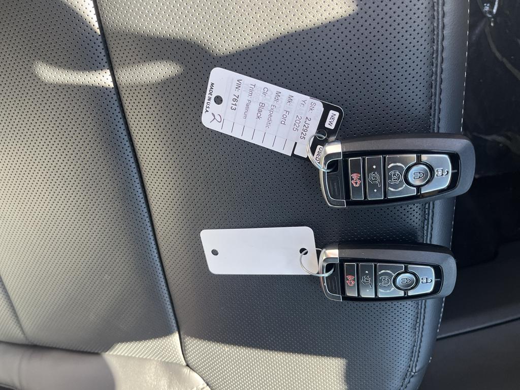 new 2025 Ford Expedition Max car, priced at $86,890