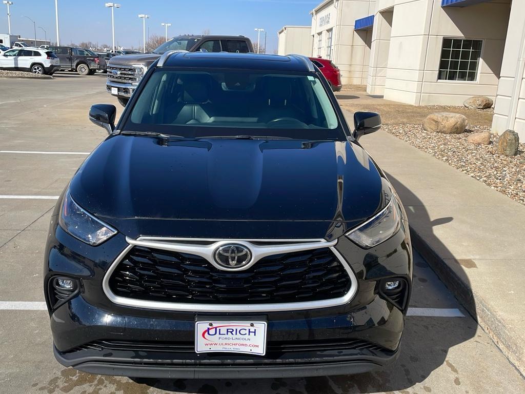 used 2023 Toyota Highlander car, priced at $37,985