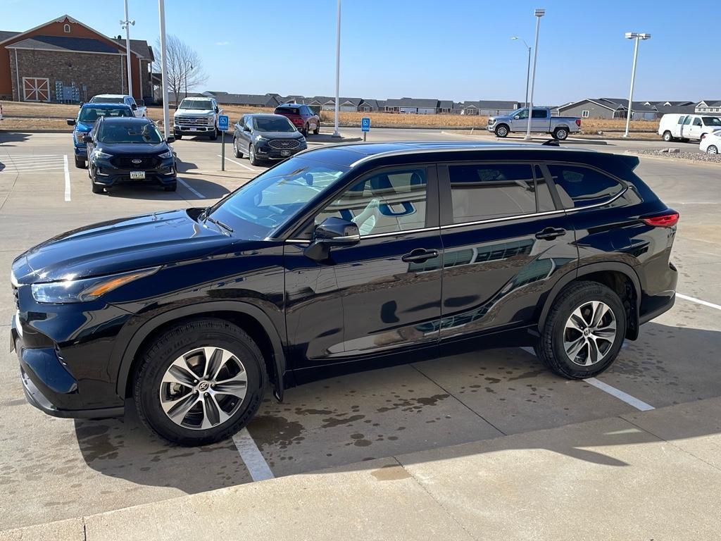 used 2023 Toyota Highlander car, priced at $37,985