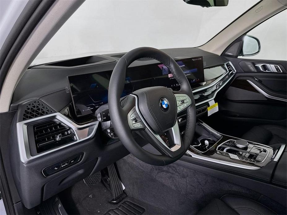 new 2025 BMW X7 car, priced at $91,190