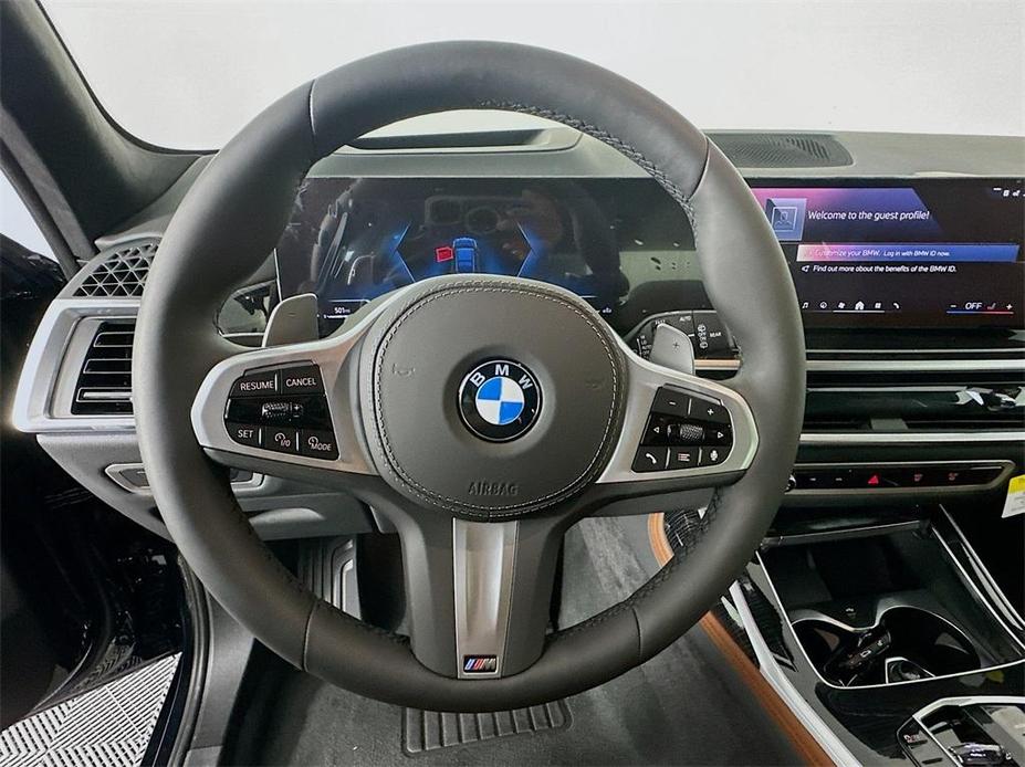 new 2025 BMW X7 car, priced at $100,505