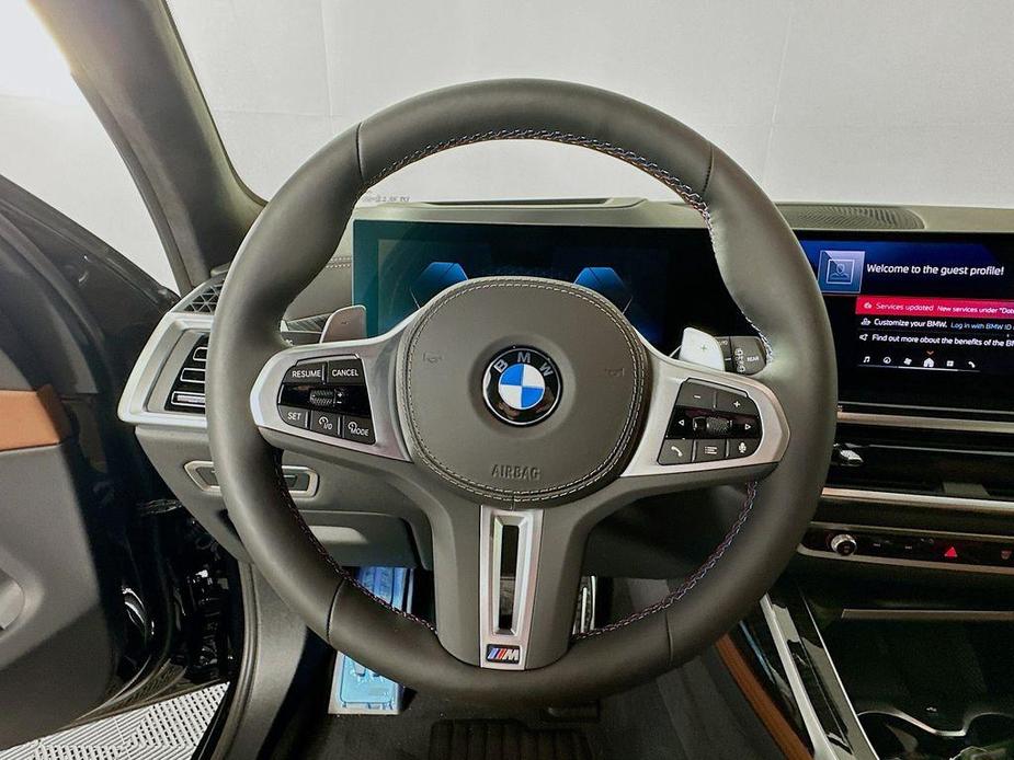 new 2025 BMW X7 car, priced at $118,595