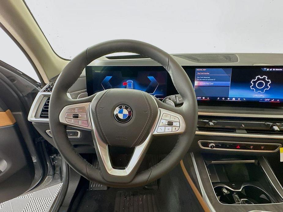 new 2025 BMW X7 car, priced at $89,635