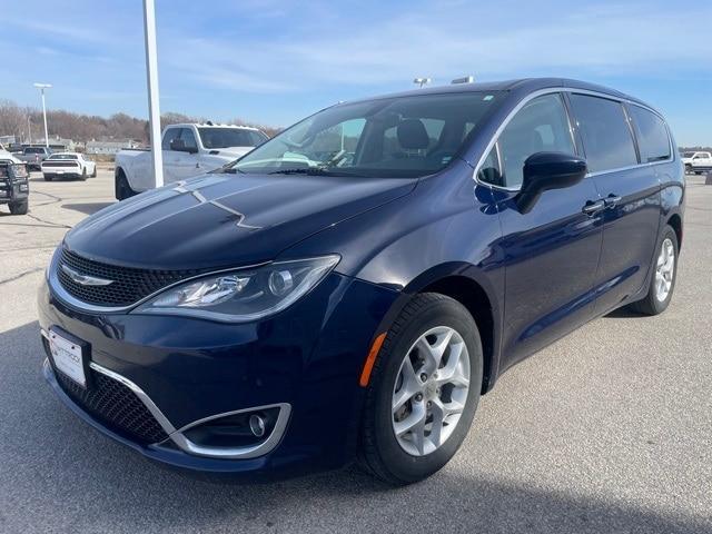used 2017 Chrysler Pacifica car, priced at $17,421