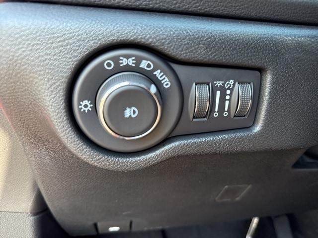 new 2026 Chrysler Pacifica car, priced at $43,304