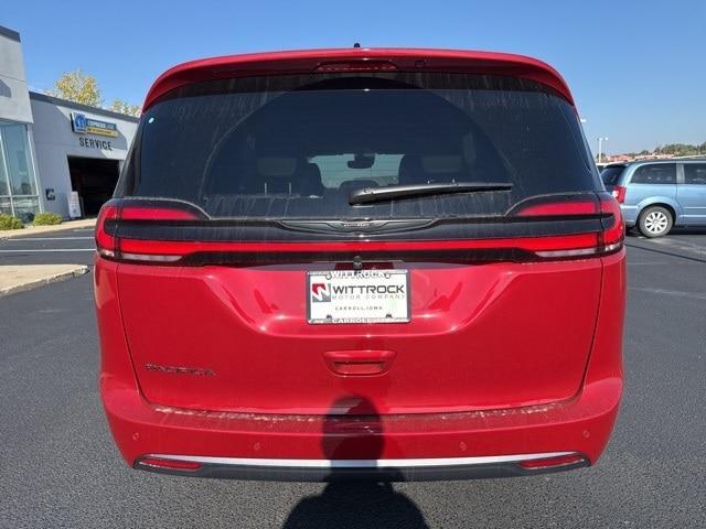 new 2026 Chrysler Pacifica car, priced at $43,304