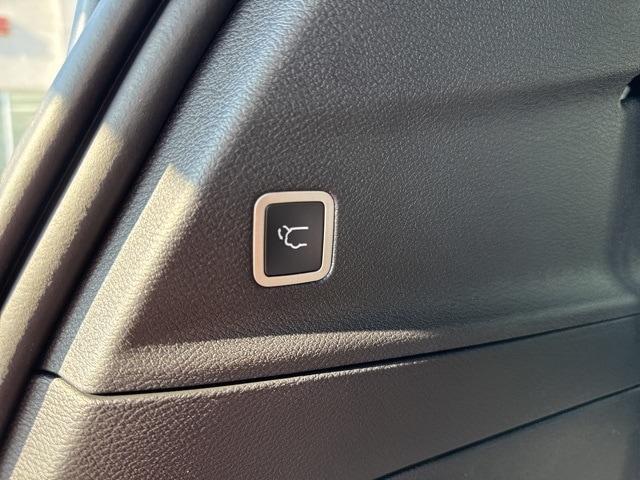 new 2026 Chrysler Pacifica car, priced at $43,304