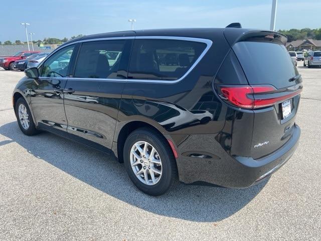 new 2024 Chrysler Pacifica car, priced at $38,483