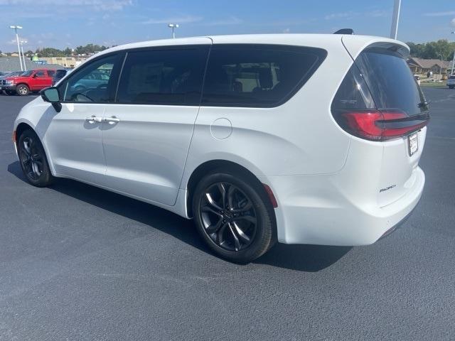 new 2026 Chrysler Pacifica car, priced at $42,272