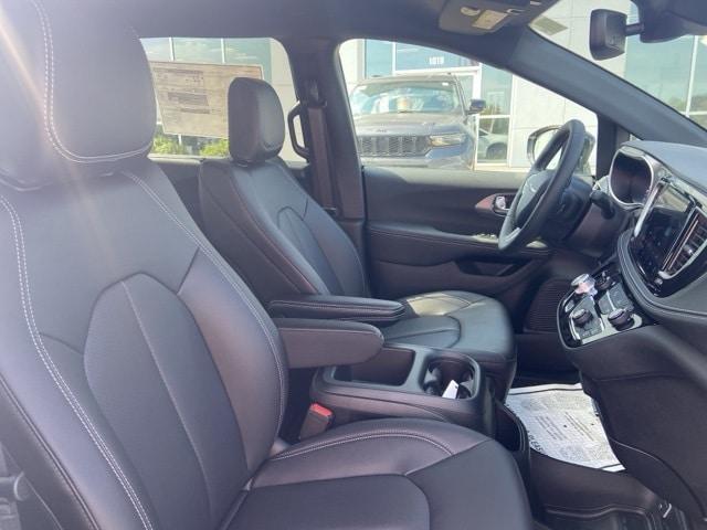 new 2026 Chrysler Pacifica car, priced at $42,272