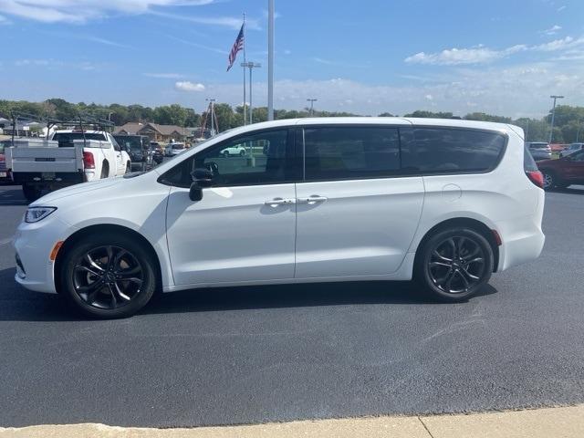 new 2026 Chrysler Pacifica car, priced at $42,272