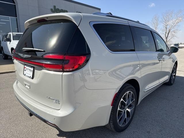 used 2021 Chrysler Pacifica car, priced at $35,425