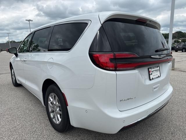 new 2025 Chrysler Pacifica car, priced at $41,532