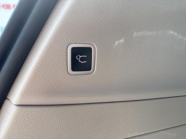used 2022 Chrysler Pacifica car, priced at $27,974