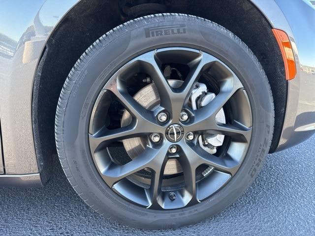 used 2023 Chrysler Pacifica car, priced at $41,525