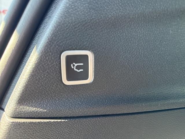 used 2023 Chrysler Pacifica car, priced at $41,525