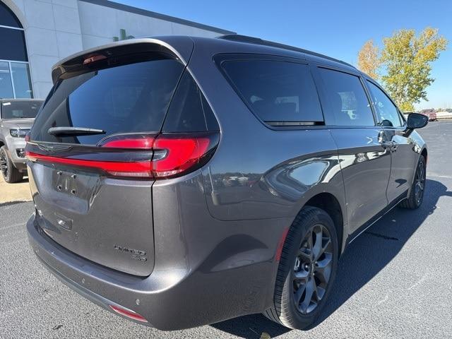 used 2023 Chrysler Pacifica car, priced at $41,525