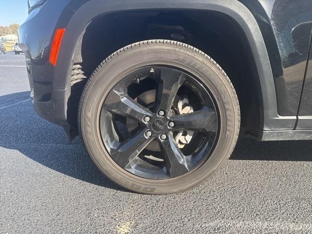 used 2023 Jeep Grand Cherokee car, priced at $33,637