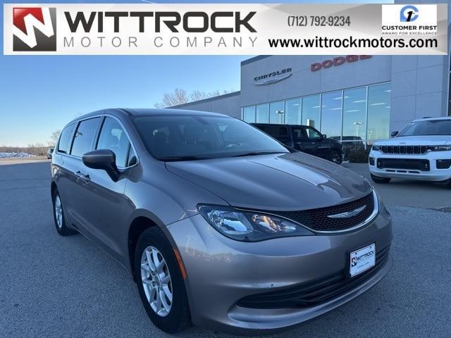 used 2017 Chrysler Pacifica car, priced at $10,677