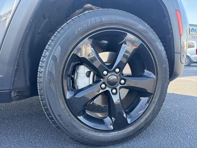 used 2023 Jeep Grand Cherokee car, priced at $33,873