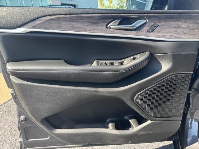 used 2023 Jeep Grand Cherokee car, priced at $33,873