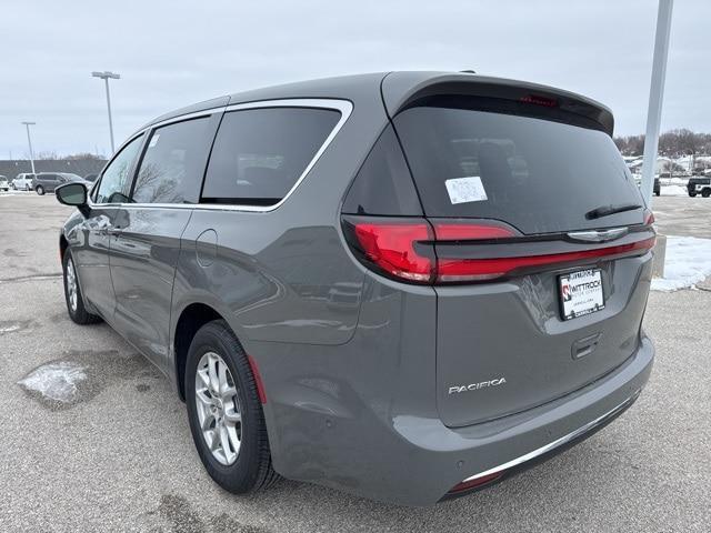 new 2025 Chrysler Pacifica car, priced at $44,236