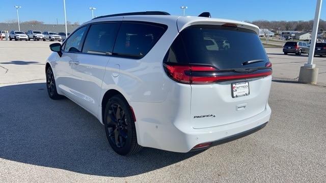 new 2024 Chrysler Pacifica car, priced at $43,503